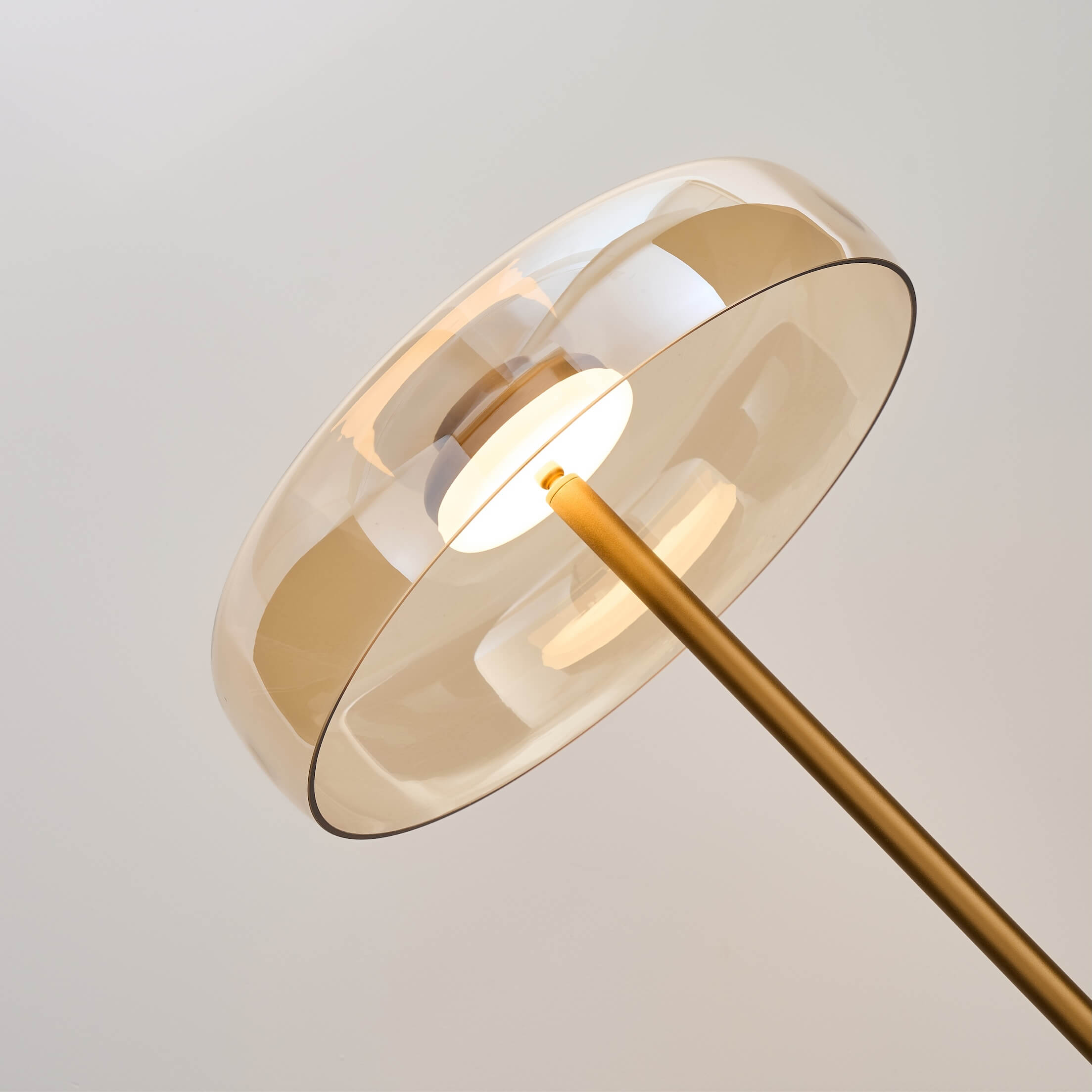 Lampadare Riccardo Detail